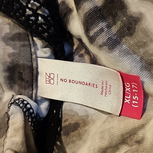 NWOT No Boundaries Black & White Tie Dye Crochet Tank XL Juniors - Picture 7 of 11